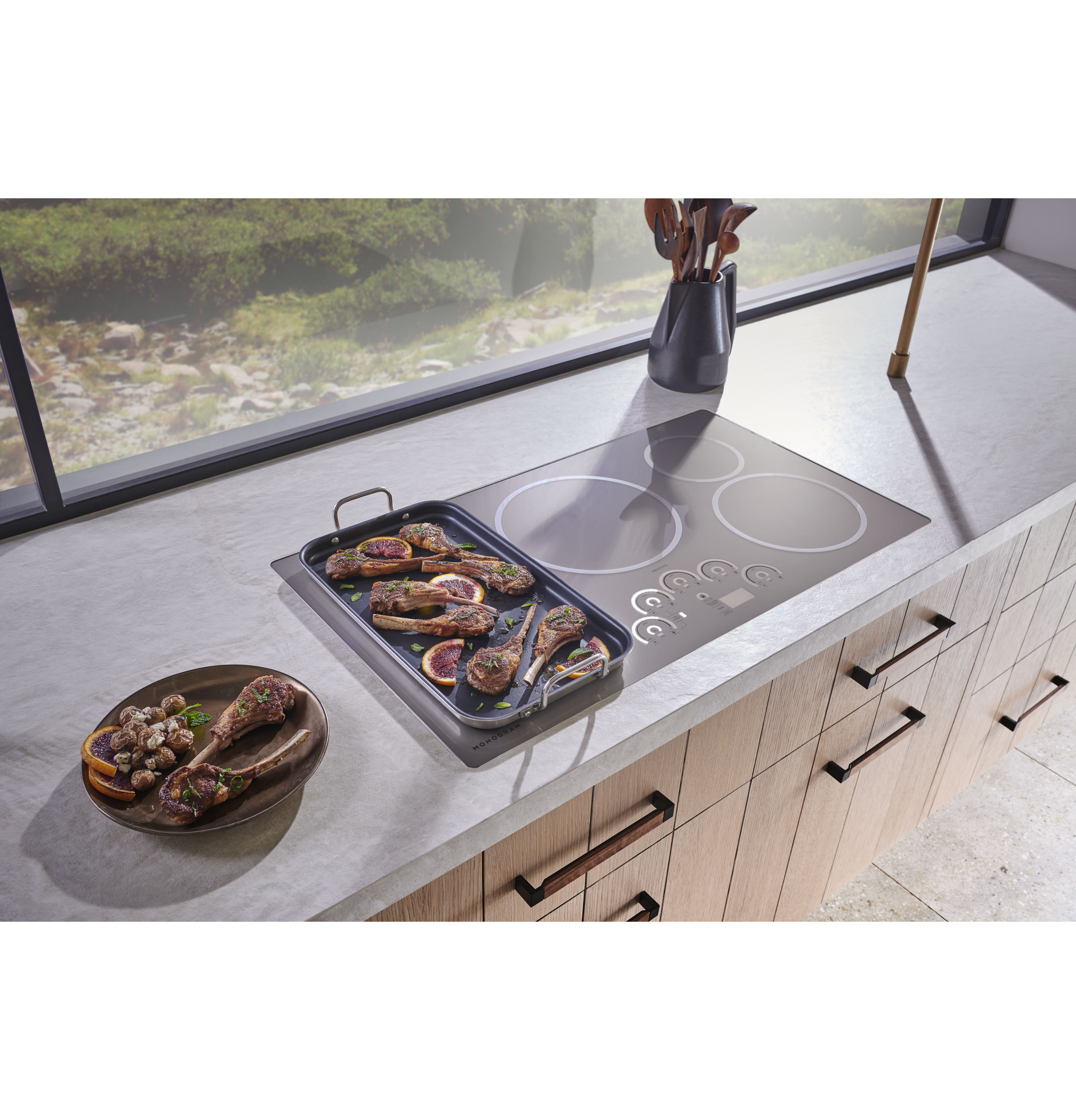 Monogram 36" Induction Cooktop ZHU36RSPSS