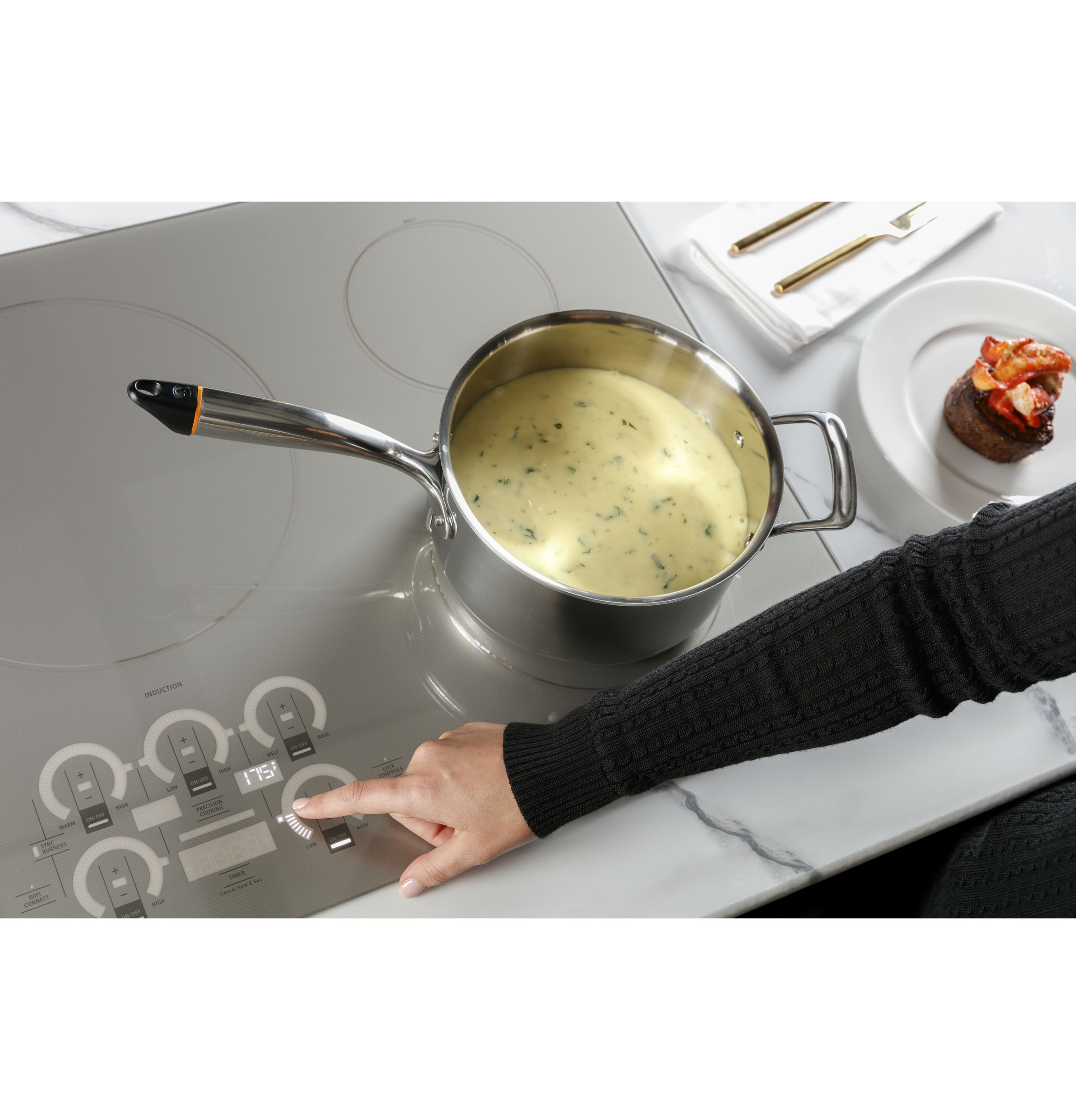 Monogram ENERGY STAR® 36" Induction Cooktop ZHU36RSTSS