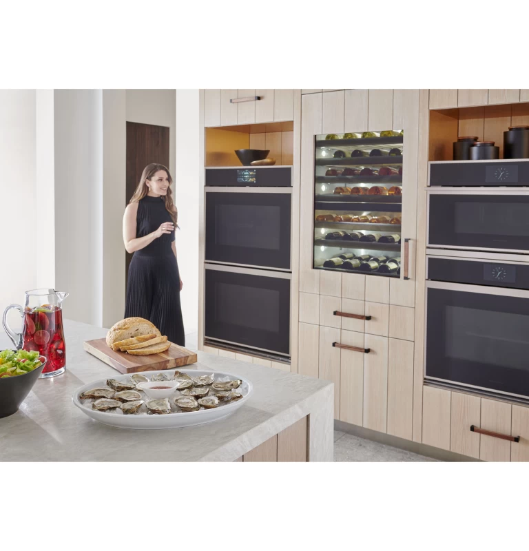 Monogram 30" Minimalist Five-in-One Wall Oven with 240V Advantium® Technology ZSB9231NSS