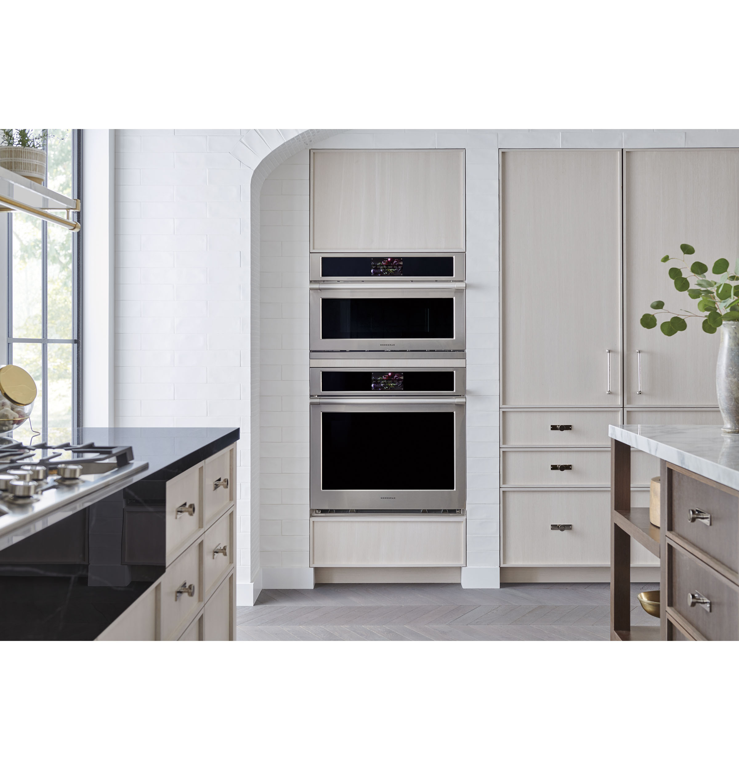 Monogram 30" Statement Five-in-One Wall Oven with 240V Advantium® Technology ZSB9232VSS